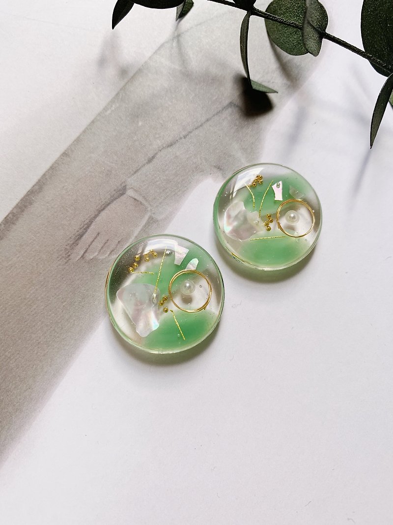 La Don - 貼耳耳環 - 綠生  樹脂  耳針/耳夾可選 - 耳環/耳夾 - 銅/黃銅 綠色