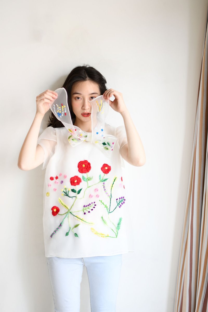 嫣紅蕩漾的夏季手作刺繡上衣 - 女上衣/長袖上衣 - 繡線 白色