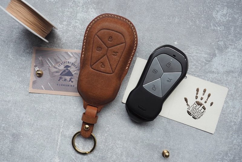 Xpeng G6P5P7 car key cover pure handmade cowhide custom engraving gift custom color - Keychains - Genuine Leather Black