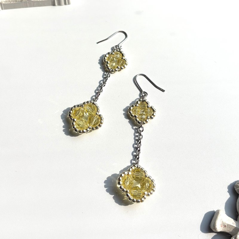 Clover Dangle Earrings Handmade Beaded Rhodium Plated Chain Yellow Floral - 耳環/耳夾/耳骨夾 - 玻璃 黃色