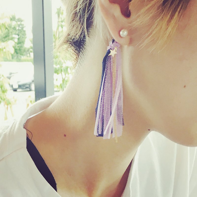 tulle fringe 2way pierce earrings asymmetry choose color - ต่างหู - คริสตัล หลากหลายสี