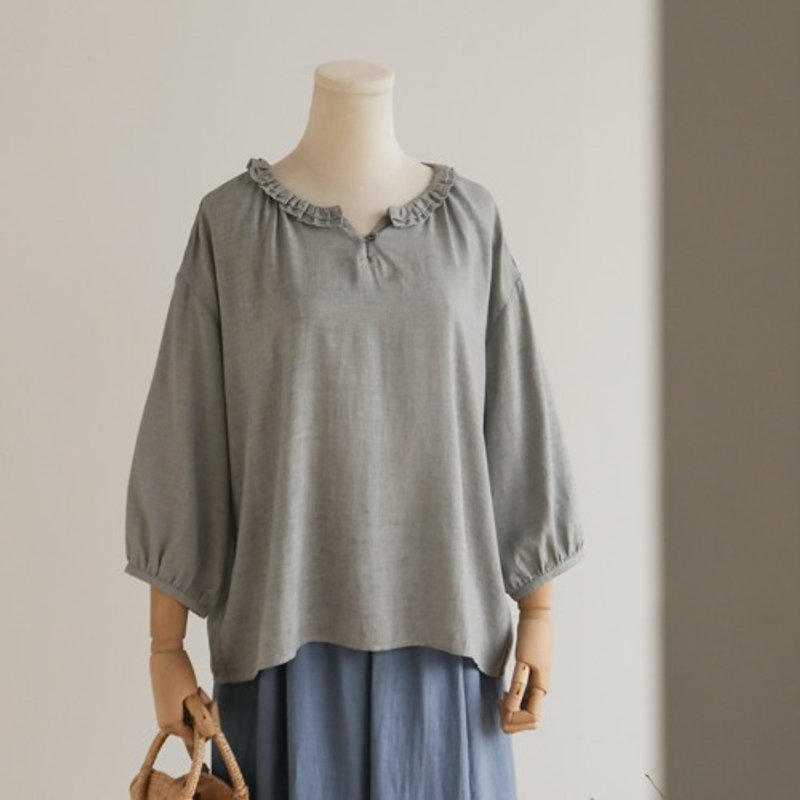 A frilled collar blouse that brightens up the face. Pullover Linen blend 240502-1 - Women's Tops - Cotton & Hemp 