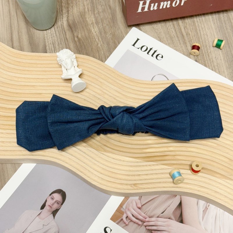 [Skillful Craftsman] Navy Blue Handmade Bow Headband - ที่คาดผม - ผ้าฝ้าย/ผ้าลินิน สีน้ำเงิน