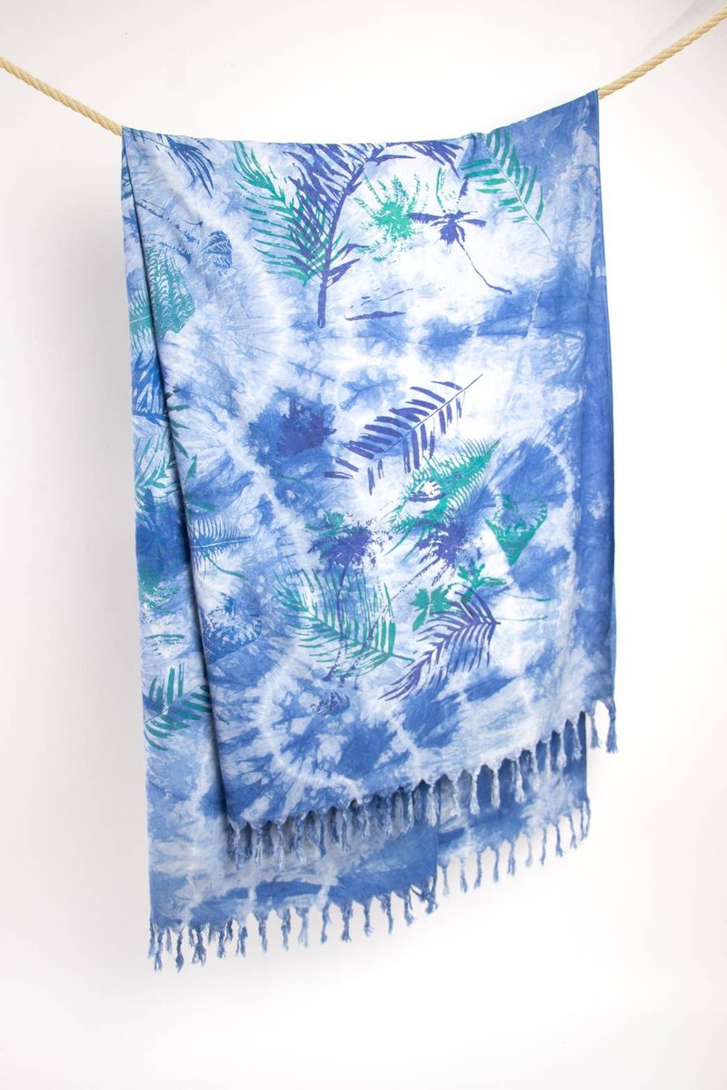 ผ้าคลุมไหล่ ผ้าชายทะเล (Indigo Shawl) - HOMRAK - ผ้าพันคอ - ผ้าฝ้าย/ผ้าลินิน สีน้ำเงิน