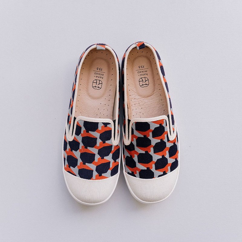 Lace-up casual shoes Flat Sneakers with Japanese fabrics Leather insole - รองเท้าลำลองผู้หญิง - ผ้าฝ้าย/ผ้าลินิน สีนำ้ตาล