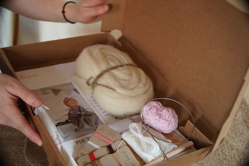 Waldorf doll kit, Craft kit for adults - 編織/刺繡/羊毛氈/縫紉 - 羊毛 
