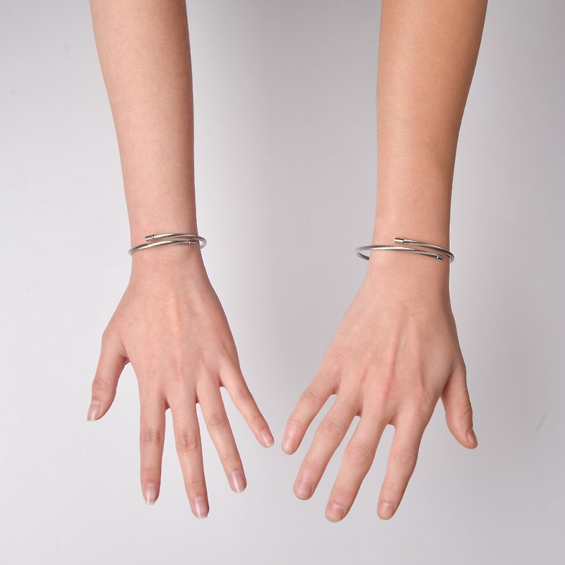 Cable Bracelet — Silver - สร้อยข้อมือ - สแตนเลส สีเงิน