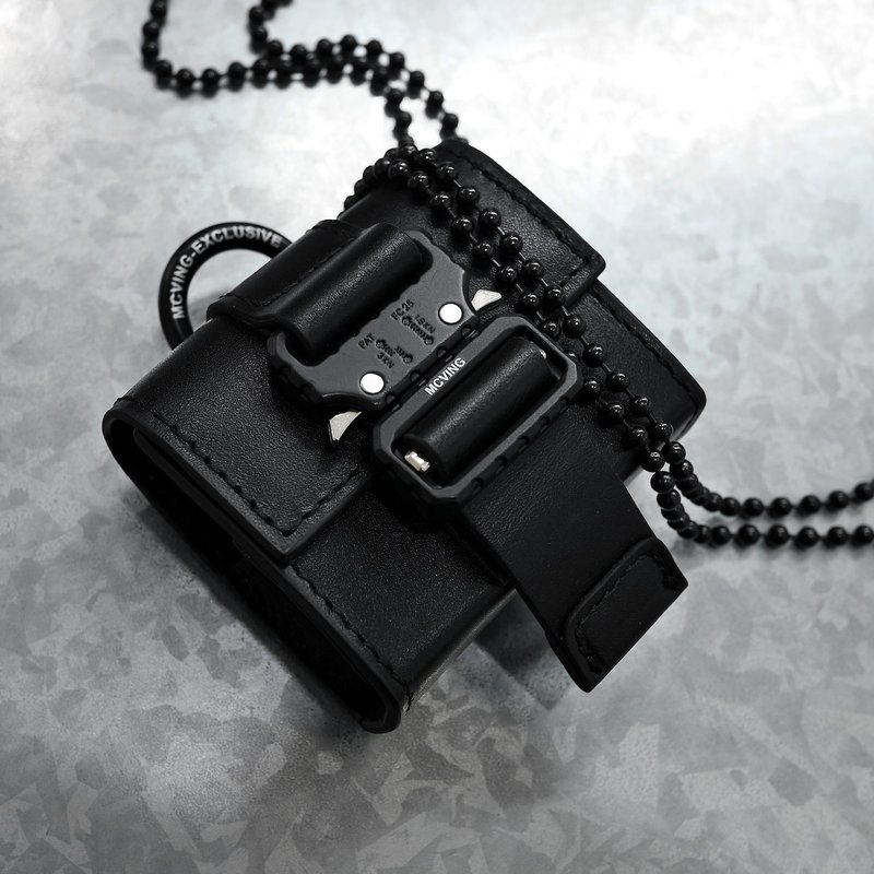 黑色牛皮X1 Buckle金屬釦耳機套(有鍊版本) - 其他 - 真皮 黑色