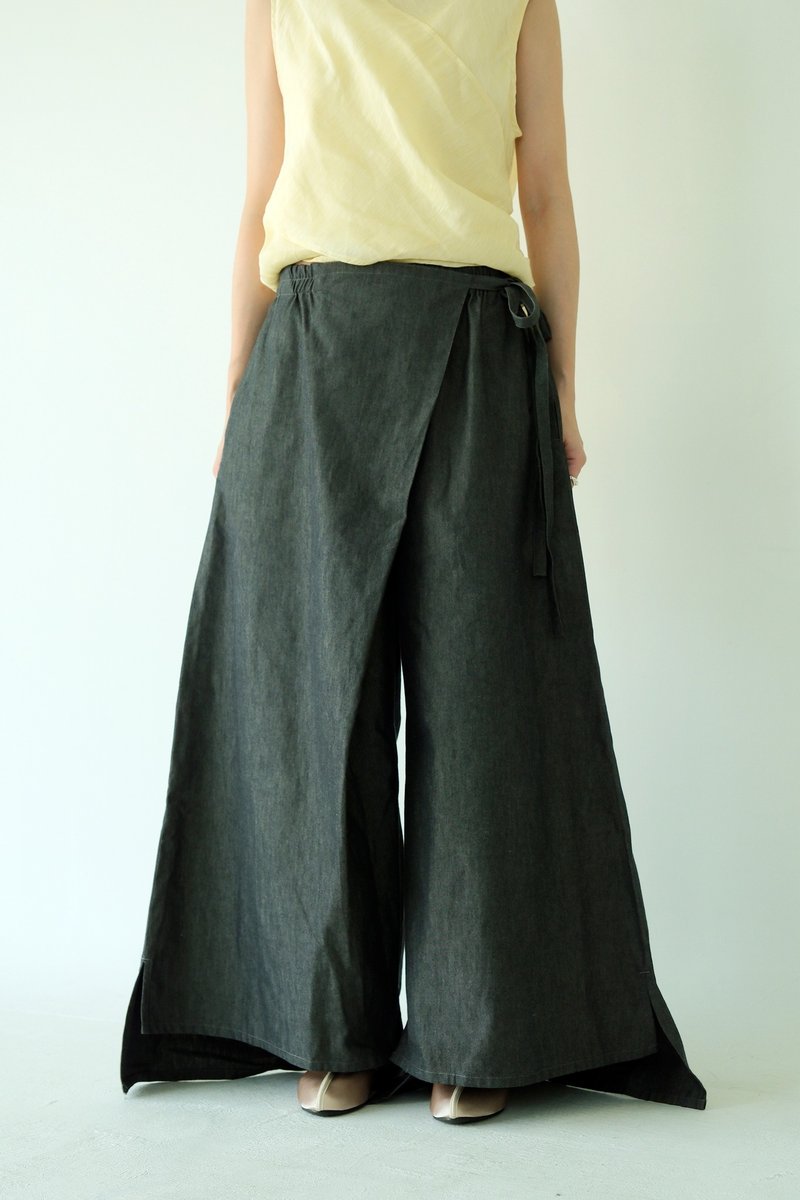 川 衣 WEAR BEING  前片綁帶開衩前短後長寬褲  深藍丹寧 - 中性長褲/短褲 - 棉．麻 藍色