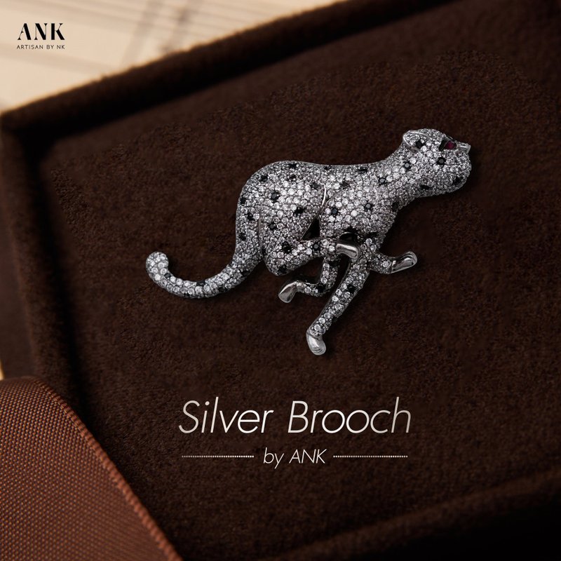 Silver CZ Leopard Brooch - 徽章/別針 - 其他金屬 銀色