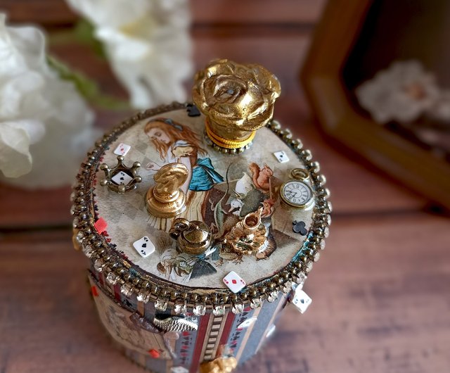 不思議の国のアリス ハートの女王 白うさぎ チェシャ猫 小物入れ