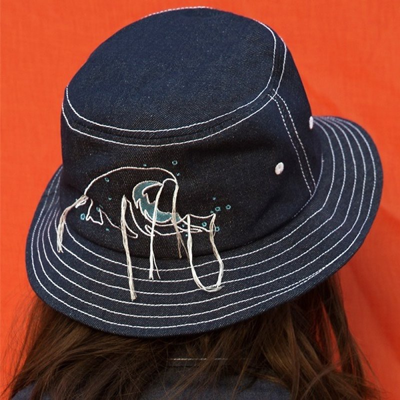 YIZISTORE新款海系列牛仔刺繡漁夫帽盆帽個性遮陽帽情侶帽-海浪 - 帽子 - 其他材質 黑色
