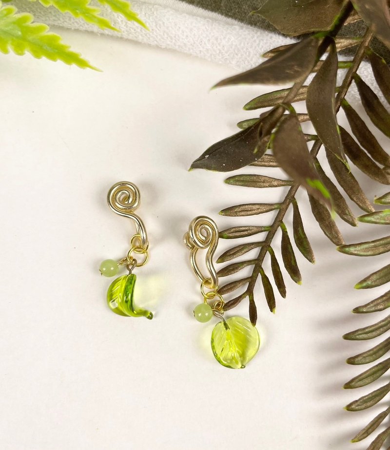 Greenhouse small transparent leaf painless Clip-On/green - ต่างหู - โลหะ 