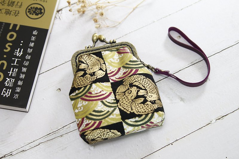 【Gi LAI】*Fully hand-stitched*10Cm ㄇ type three-dimensional gold bag-Pisces Koi