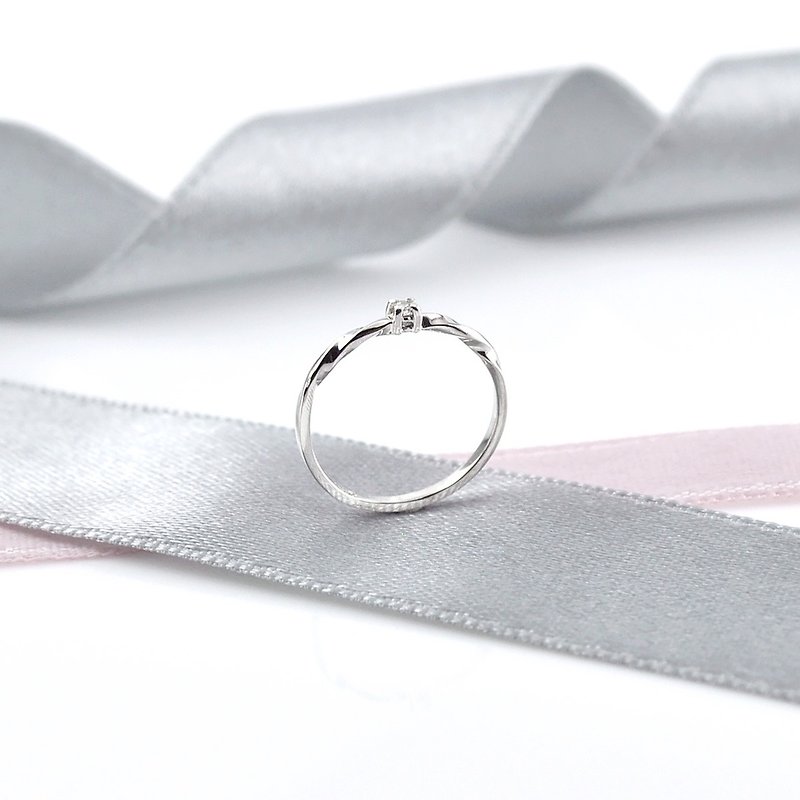Sterling Silver Twist Ring with Tiny CZ Diamond,SV925 - แหวนทั่วไป - เงินแท้ สีเงิน