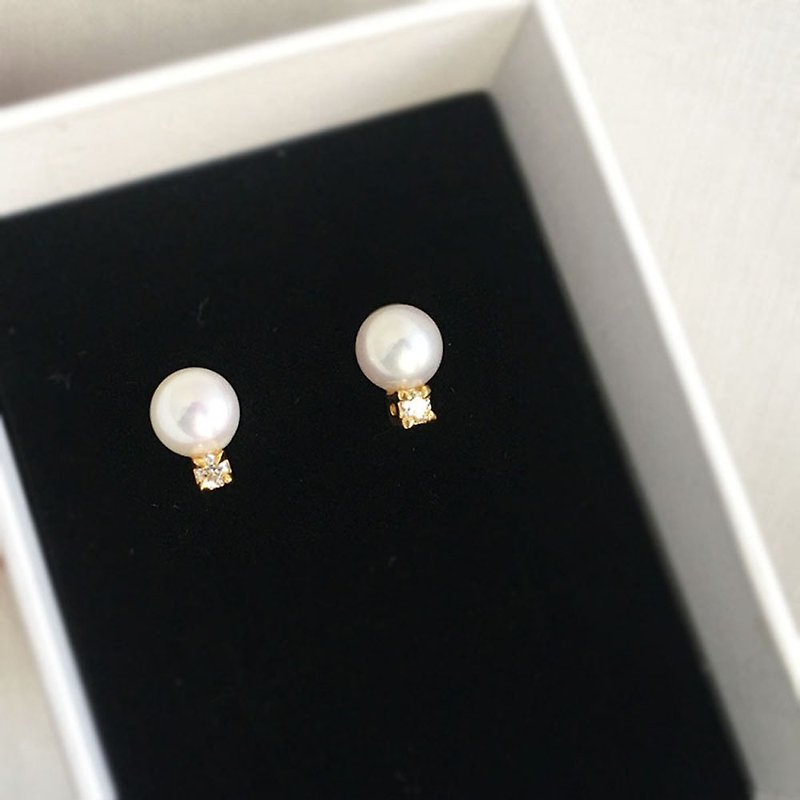 [K14GF] White crystal pearl and zirconia earrings - ต่างหู - ไข่มุก ขาว