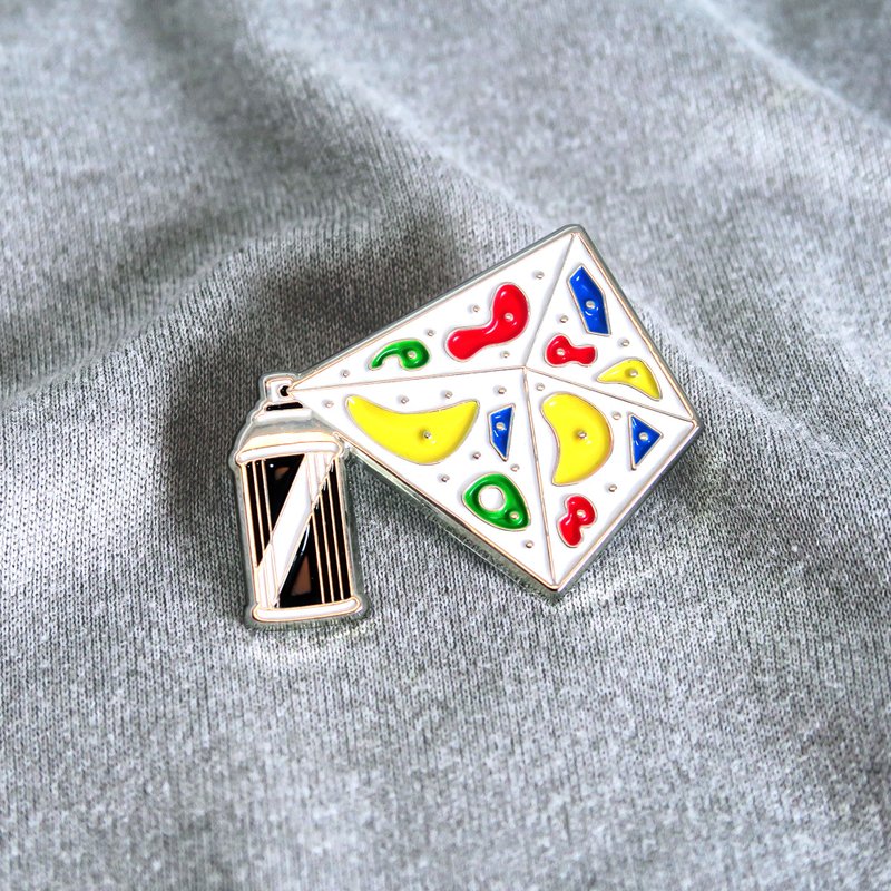 Beta Spray Enamel Pin – Gift for Climbers and Boulderers – 攀岩針 – 등반 クライミング - 徽章/別針 - 其他金屬 多色
