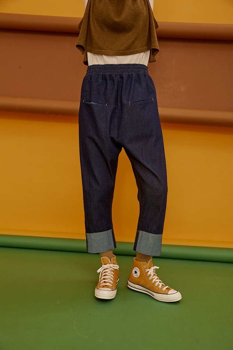 Fake reflex low crotch narrow tube jeans - กางเกง - ผ้าฝ้าย/ผ้าลินิน สีน้ำเงิน