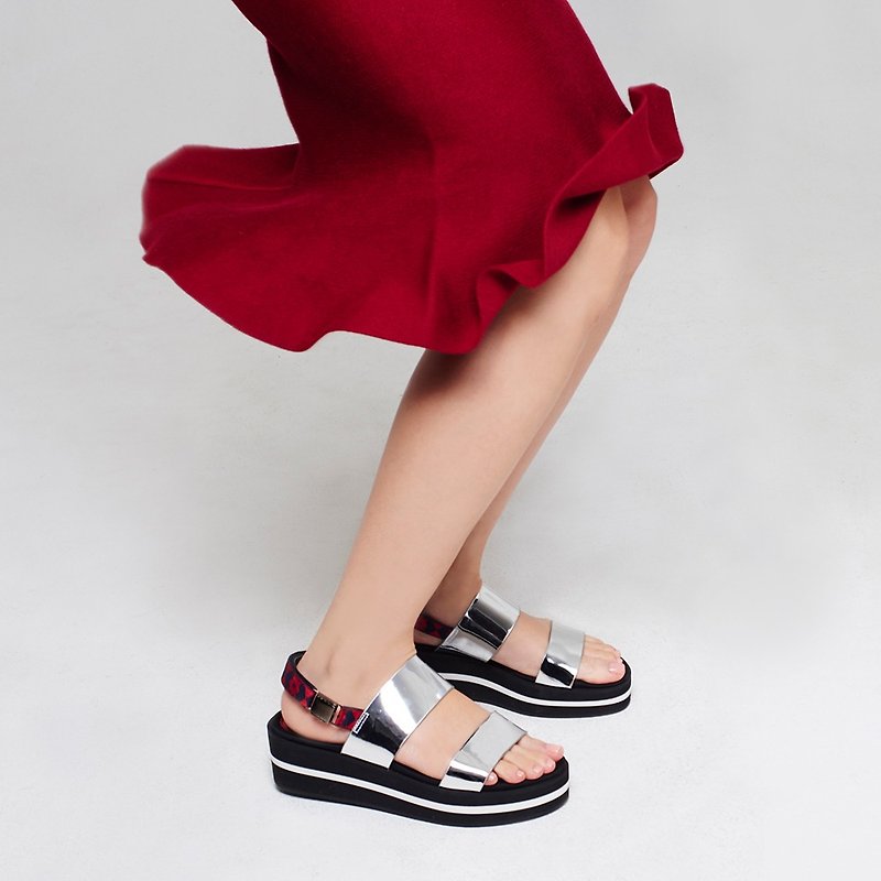 Hayley Flatform Sandal - รองเท้าลำลองผู้หญิง - วัสดุอื่นๆ สีเงิน