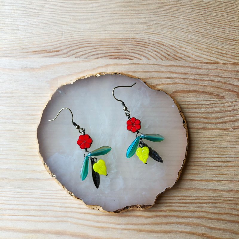 Lovely flower in my childhood memory earrings - Earrings & Clip-ons - Other Materials Red