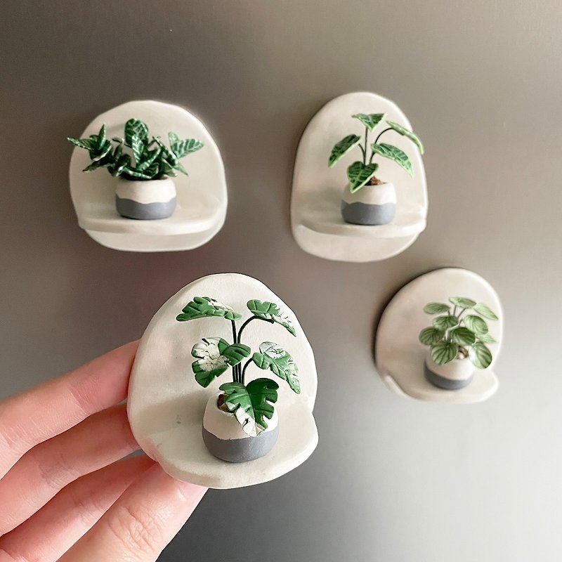 A total of 4 types of mini foliage plant wall scenery magnets can be made upon order. Simulated clay foliage plants - แม็กเน็ต - ดินเหนียว สีเขียว