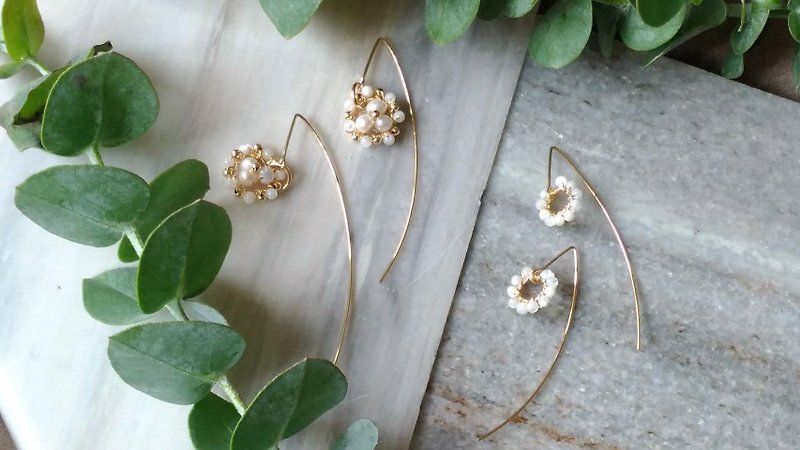 Hand-knitted Natural Beads Long Earrings 14K Gold Earrings - Earrings & Clip-ons - Gemstone White