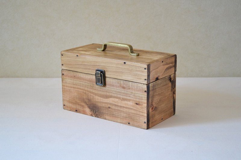 0310mito　日本産ひのきのトランクボックス　木製ケース　Mサイズ　アンティークゴールド角 - 収納用品 - 木製 ブラウン