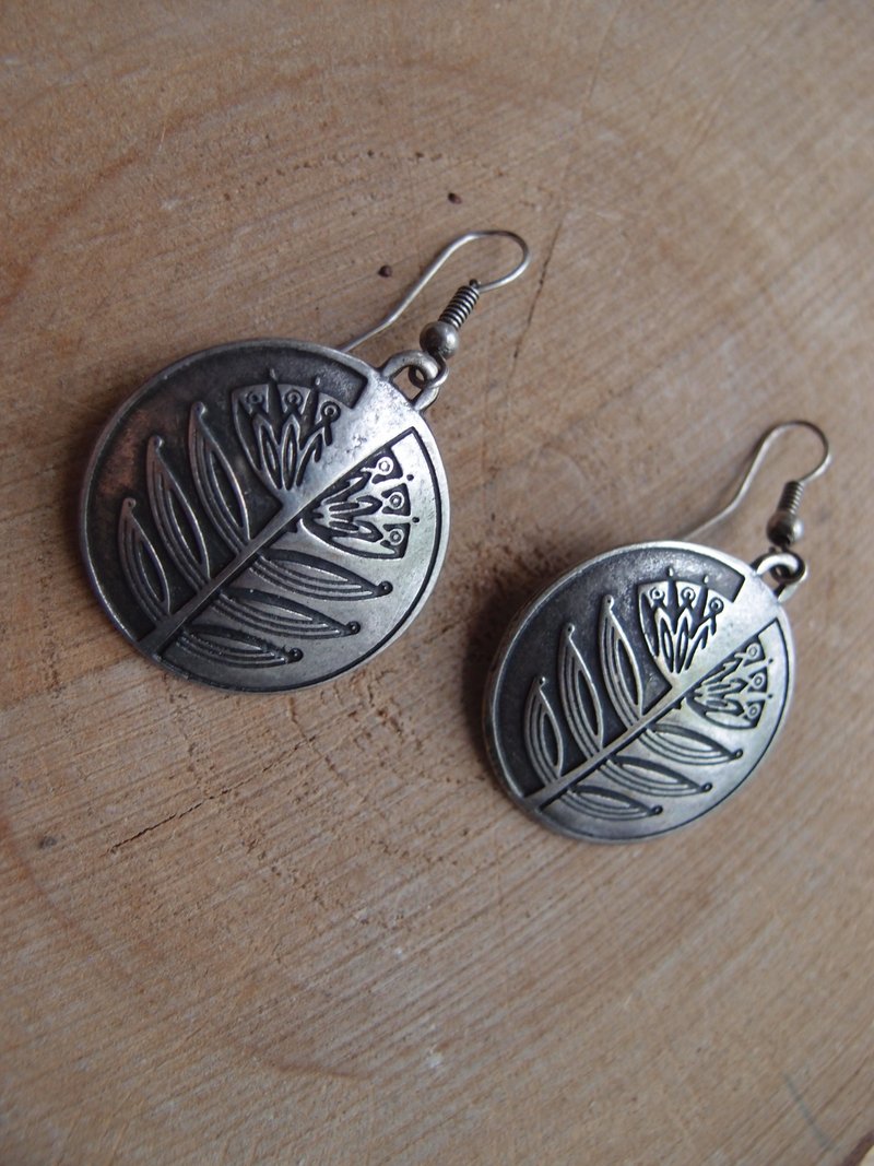 Floral earrings pair handcrafted Silver-plated in retro style - ต่างหู - เงินแท้ สีเงิน