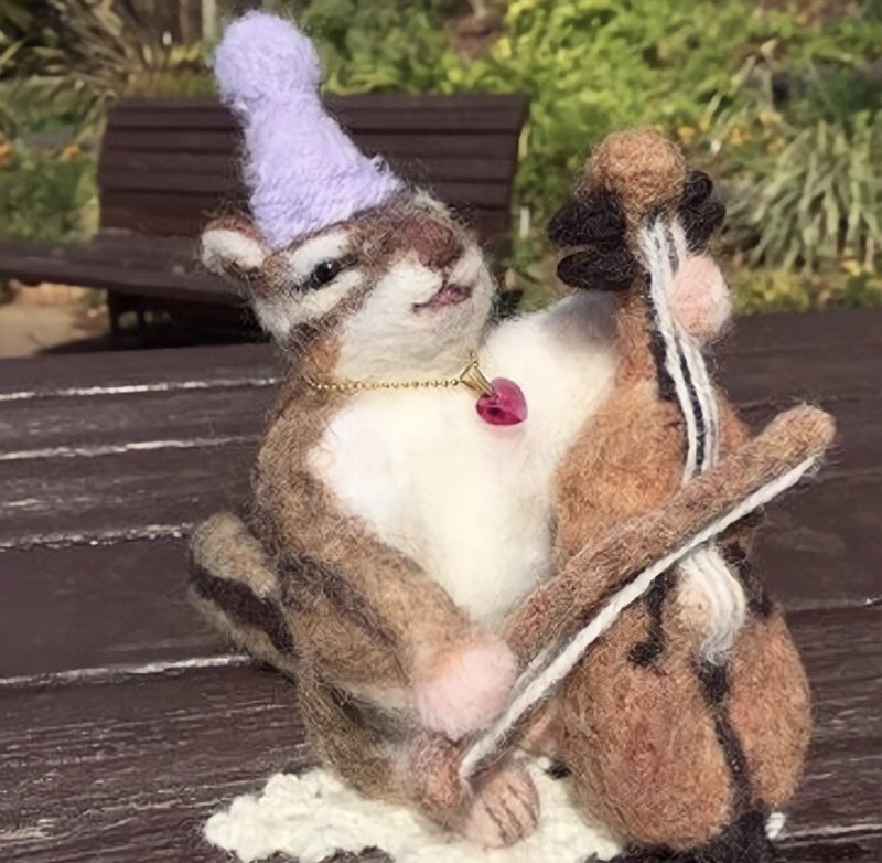 Cellist chipmunk made with wool felt - ตุ๊กตา - ขนแกะ 