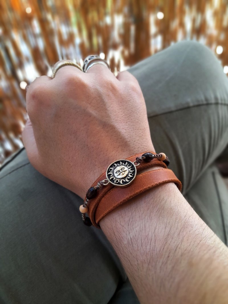 Ethnic Leather Wrap Bracelet with Tribal Sun Face Charm - 手鍊/手環 - 真皮 咖啡色