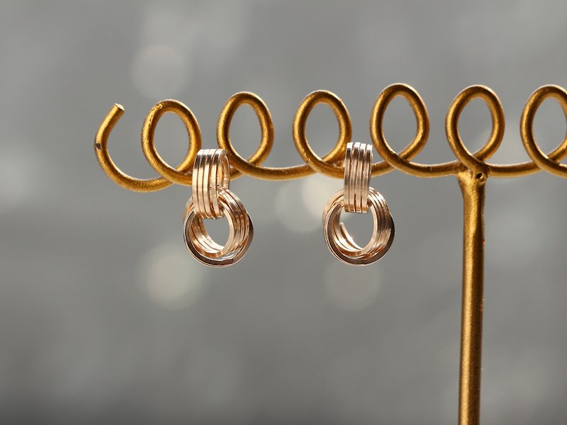 14kgf-three rings pierced earrings