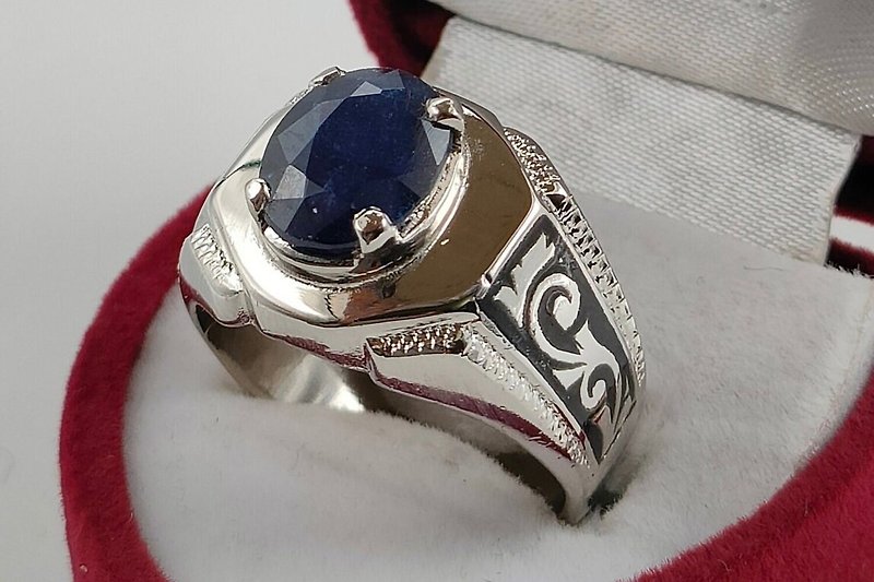 Blue Ceylon Sapphire Men Ring Sterling Silver 925 Ring Clean Luster Blue Rings - 戒指 - 寶石 藍色