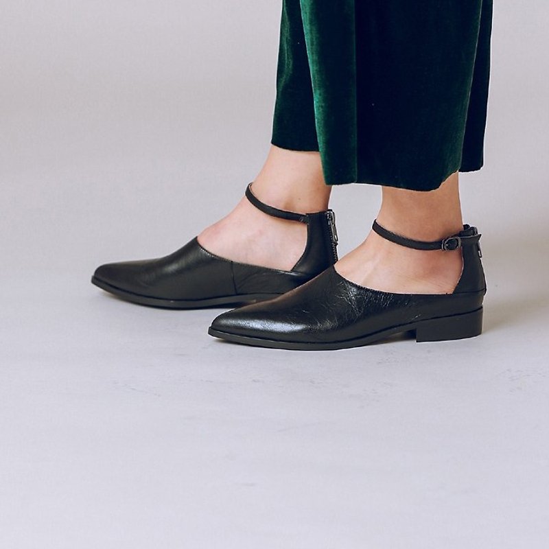 Rate dug back thin belt around the leather pointed shoes black - Women's Leather Shoes - Genuine Leather Black