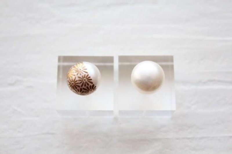 MAKIE pearl earring / Japanese pattern _ chrysanthemum - Earrings & Clip-ons - Other Metals 