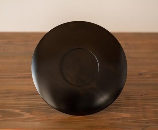 拭き漆の木皿 栃（トチ） 生漆 21cm - ショップ PINT 小皿 - Pinkoi