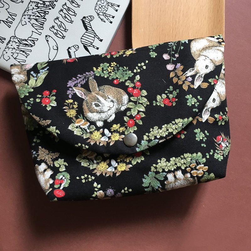 Forest rabbit flower cosmetic bag pencil case file storage Camera Bag - กระเป๋าเครื่องสำอาง - ผ้าฝ้าย/ผ้าลินิน 