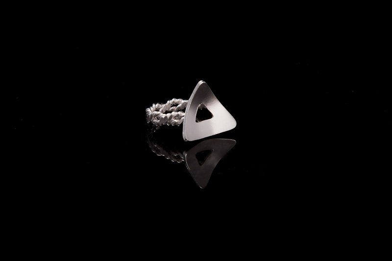 Geometric silver ring triangle - แหวนทั่วไป - โลหะ สีเงิน