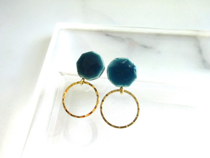 Octagonal and gold ring ceramic earrings , dark green - ต่างหู - ดินเผา สีเขียว