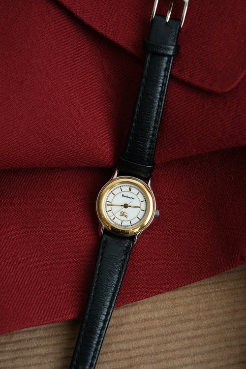 Burberry ヴィンテージウォッチ 500x0.jpg