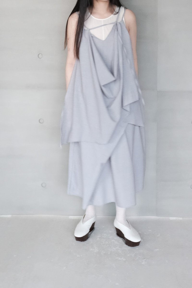 胸前墜片無袖上衣 - 女上衣/長袖上衣 - 羊毛 