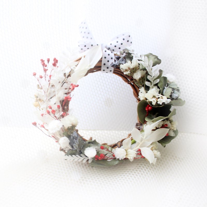Psychedelic forest wreath · White stars dry flower ceremony - ตกแต่งต้นไม้ - พืช/ดอกไม้ สีแดง