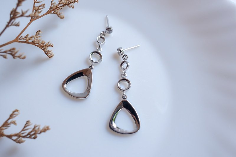 Trendy minimalist silver dangle earring #E7004WG