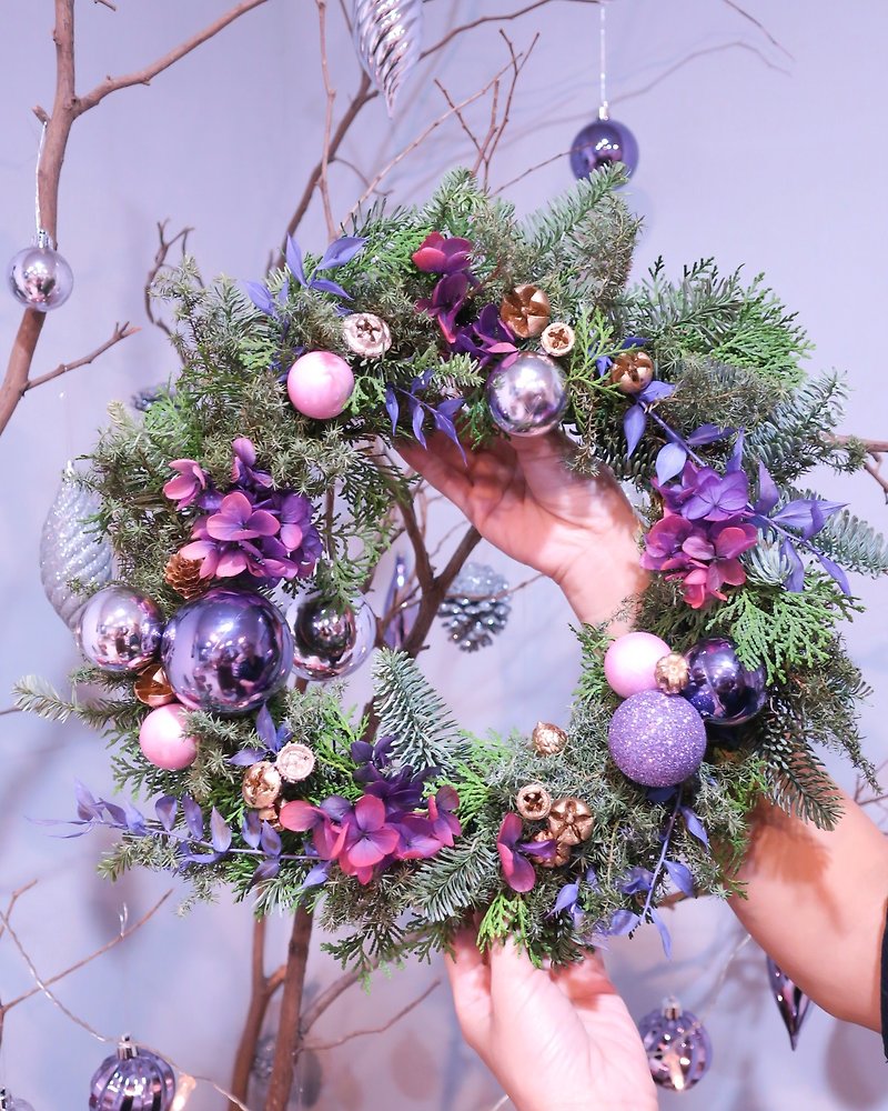 One Flower Surreal Wishing Elf PANTONE Wreath - Items for Display - Plants & Flowers Purple