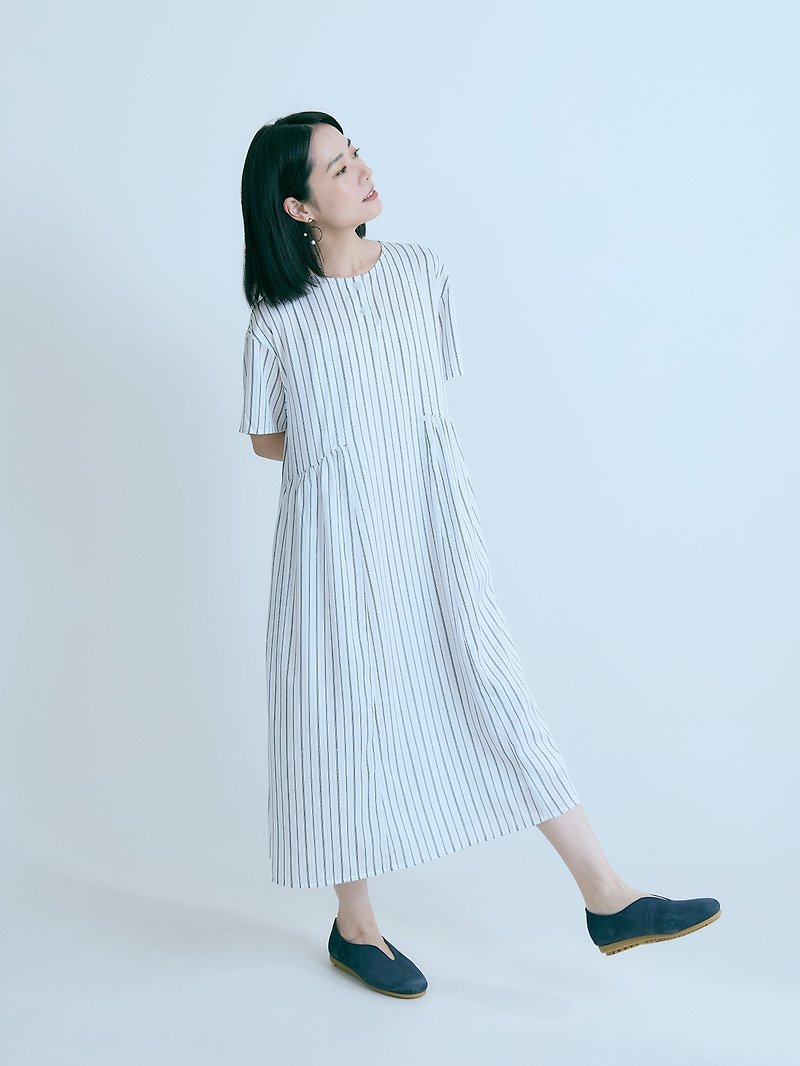 Xiaoyu Dingdong short-sleeved dress-Morning Rain - ชุดเดรส - เส้นใยสังเคราะห์ ขาว