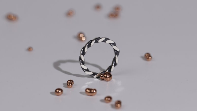 纏繞純銀戒(銀白/黑耀) - 金工/飾品 - 純銀 