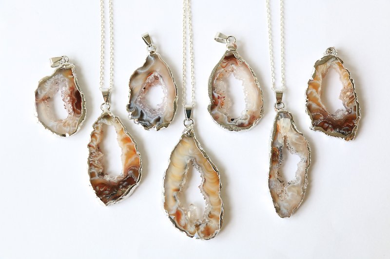 Agate geode silver plated necklace