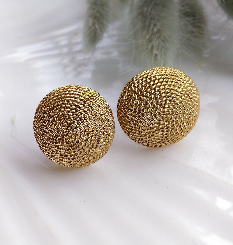 [Western antique jewelry / old things] 1980's MONET spiral metal brush clip earrings - Earrings & Clip-ons - Other Metals Gold