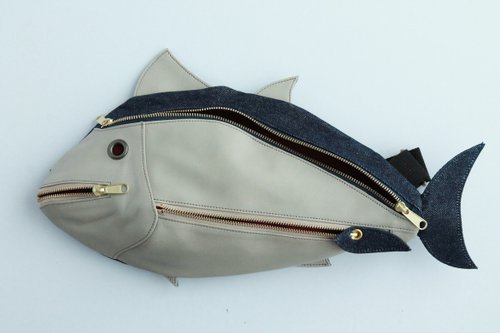 まぐろバッグ - ショップ かばんばか ショルダーバッグ - Pinkoi まぐろバッグ - ショップ かばんばか ショルダーバッグ - Pinkoi