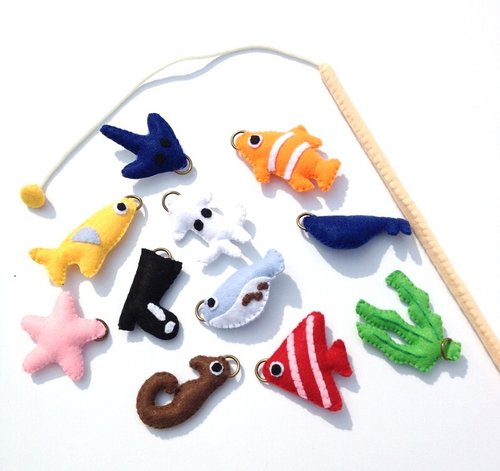 New Classic Toys from the Netherlands] Baby wooden fishing game