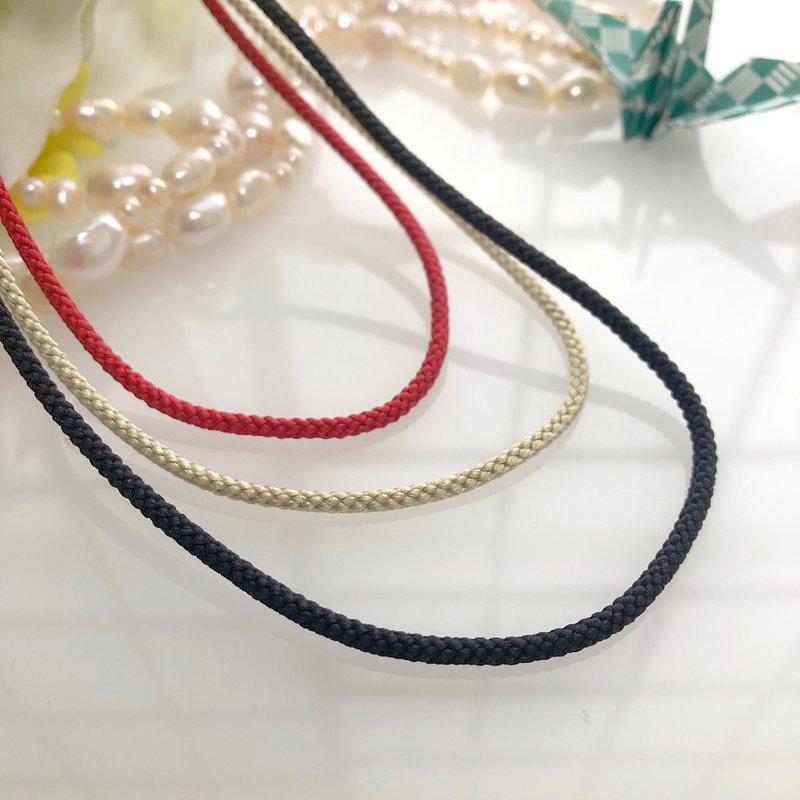正絹　江戸打ち紐　2mm　組紐　ネックレスやブレスレットに最適　京都くみひも 1メートル切り売り　京都伝統組紐美染コレクション - 金工/飾品 - 絲．絹 紅色